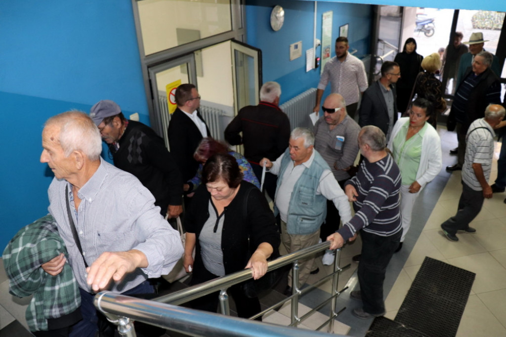 šetnja, penzioneri, građani