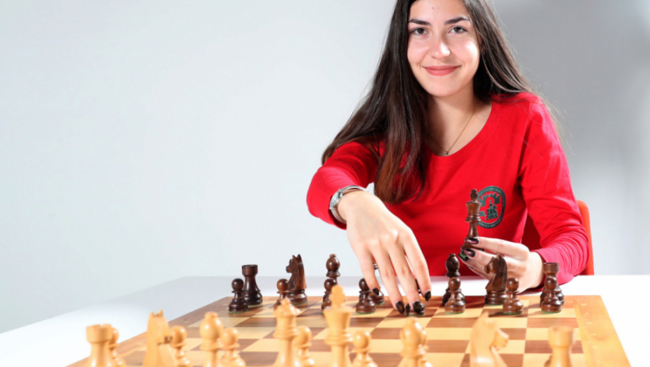 Gabrijela Antova (17) tokom posete našoj redakciji