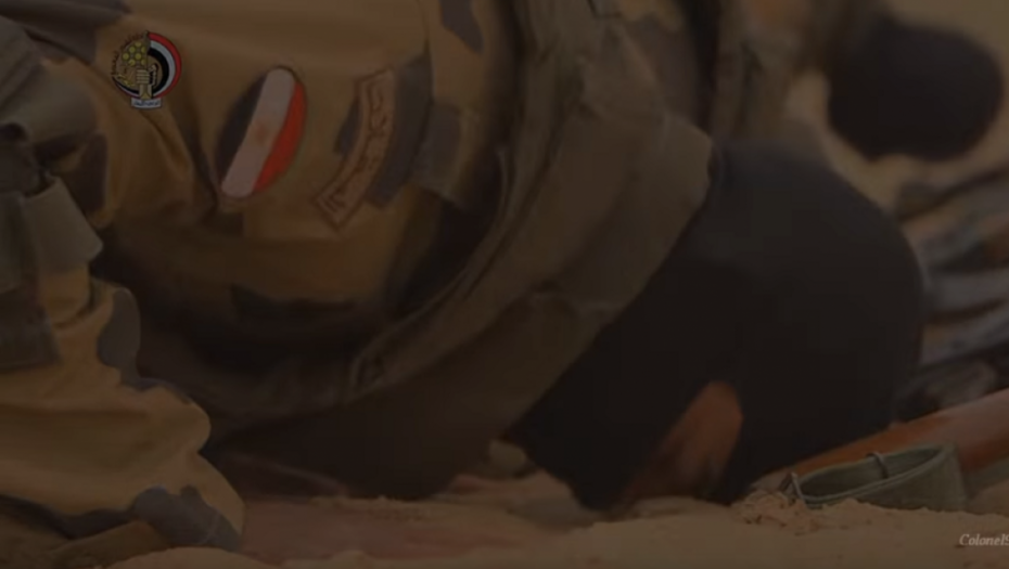 Egipatski vojnici klanjaju