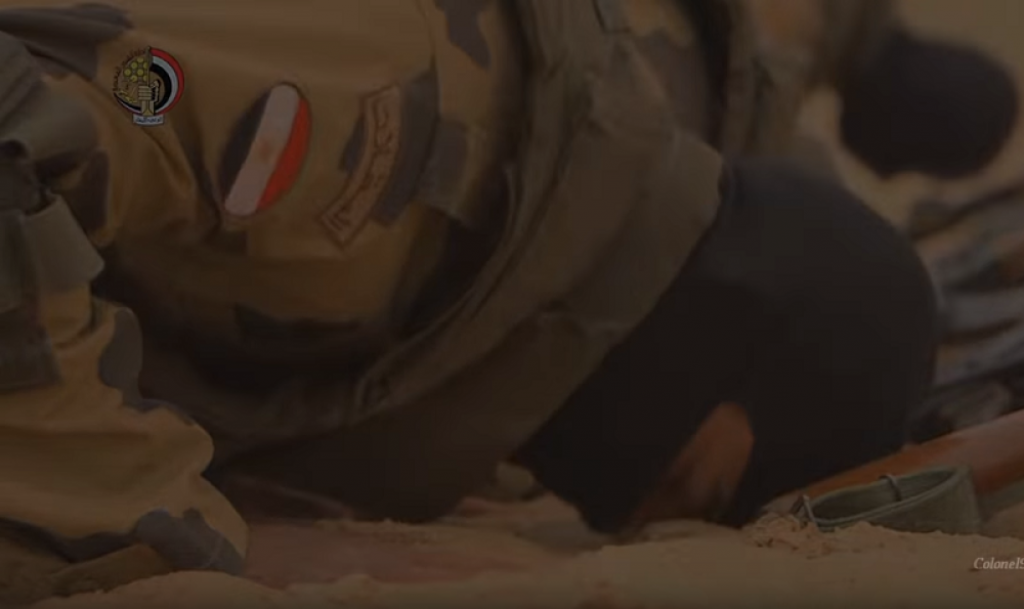 Egipatski vojnici klanjaju