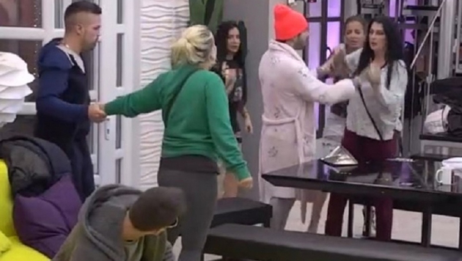 Ermina, Saška, Zadruga