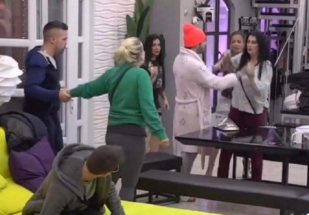 Ermina, Saška, Zadruga