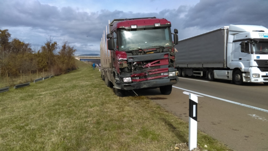 Nesreća na auto-put