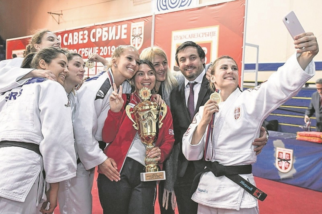 Džudistkinje Crvene zvezde