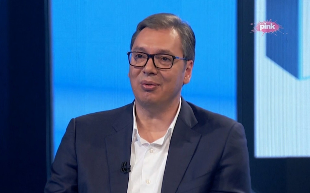 Aleksandar vučić, Hit Tvit