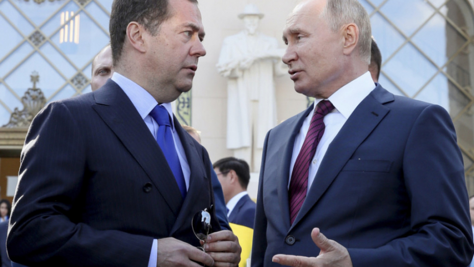 Medvedev i Putin