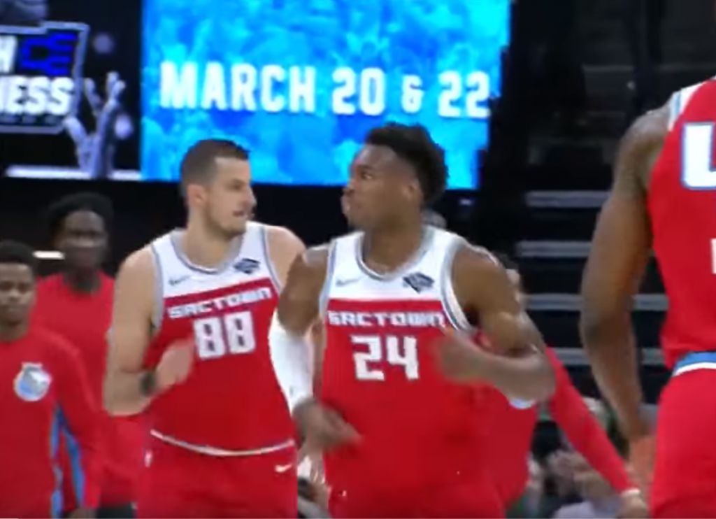 sa meča Sakramenta i Njujork Niksa