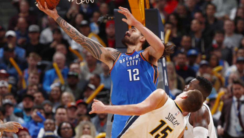 Nikola Jokić i Stiven Adams