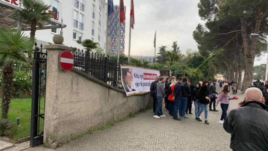 Demonstracije u Tirani