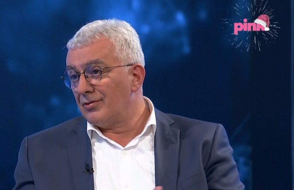 Andrija Mandić, Hit Tvit