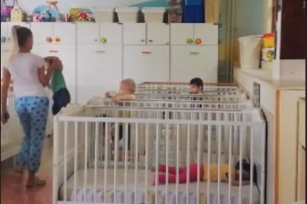 Zvečanska, vaspitačica