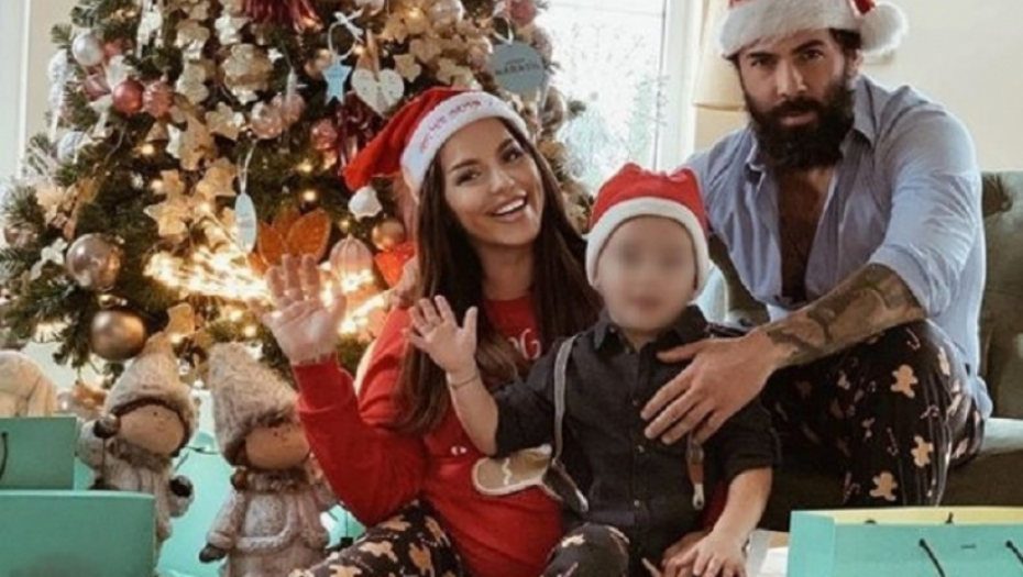 Seka Aleksić sa porodicom