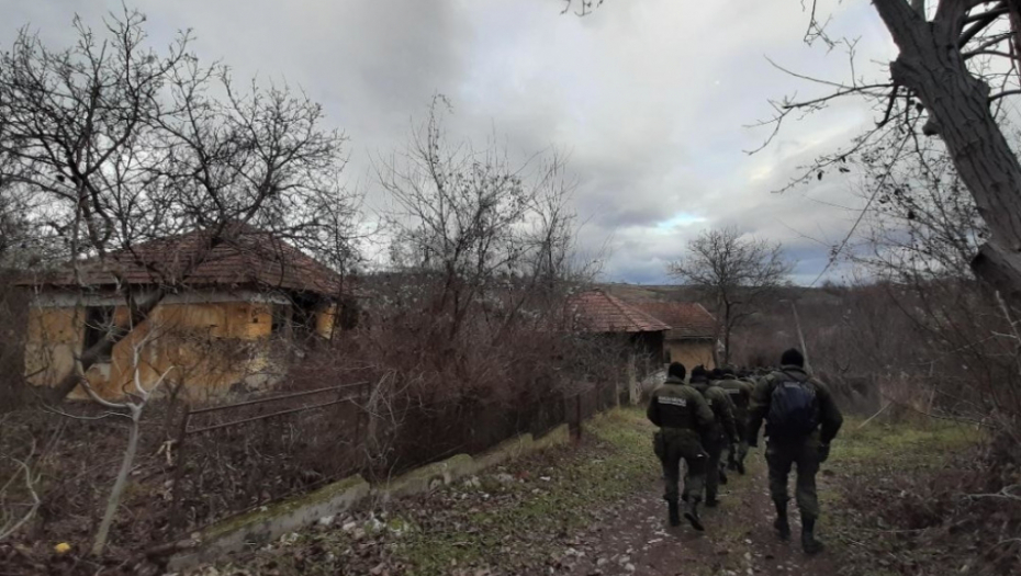 Monika, Malčanski berberin, potraga