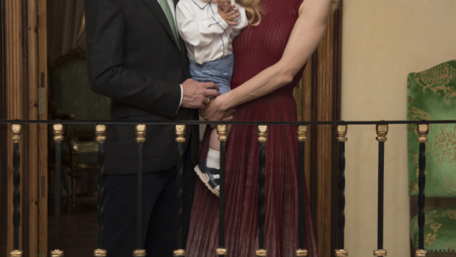 Princ Filip sa suprugom Danicom i sinom Stefanom