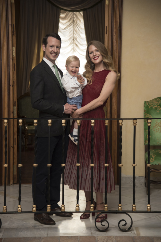 Princ Filip sa suprugom Danicom i sinom Stefanom