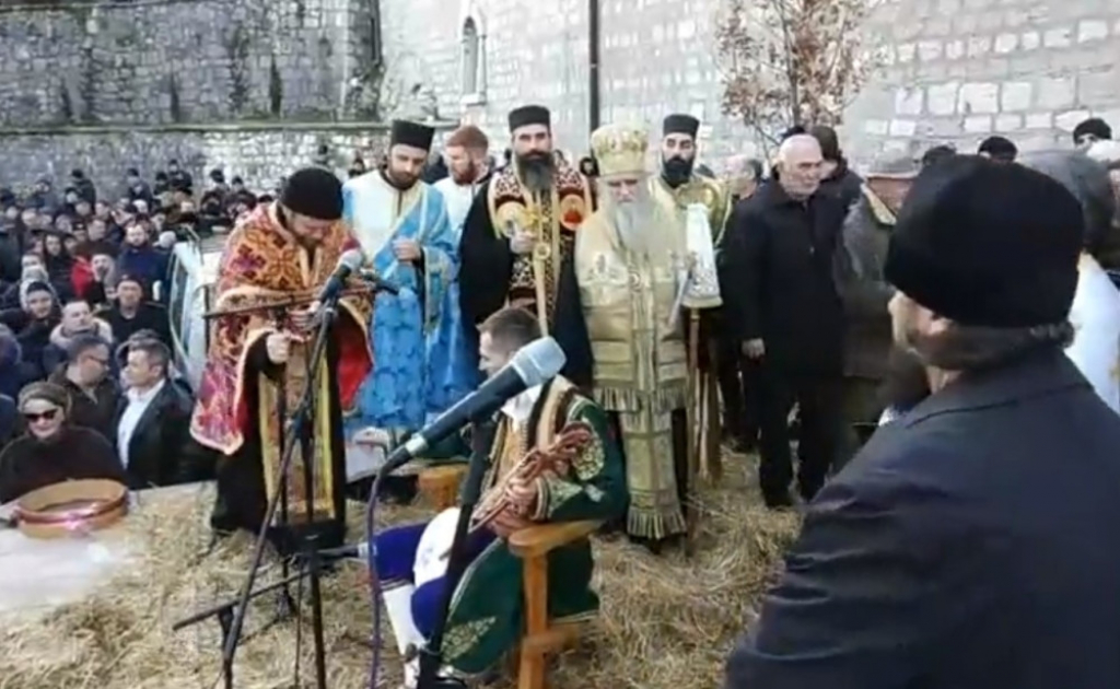 Badnjak, nalaganje, Cetinje, SPC