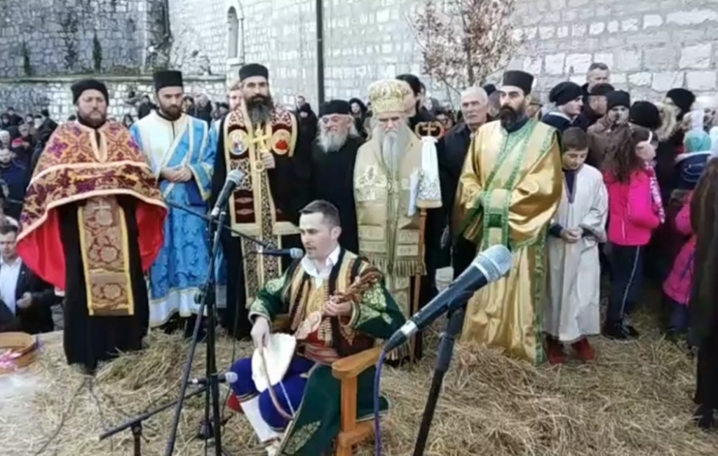 Badnjak, nalaganje, Cetinje, SPC