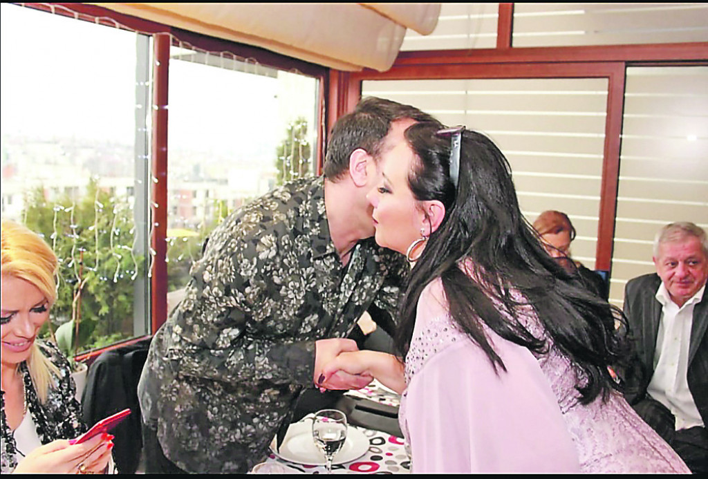 Hari sa Majom na svadbi sina