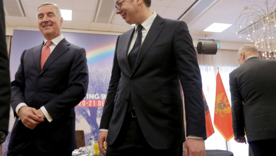 Aleksandar Vučić, Milo Đukanović