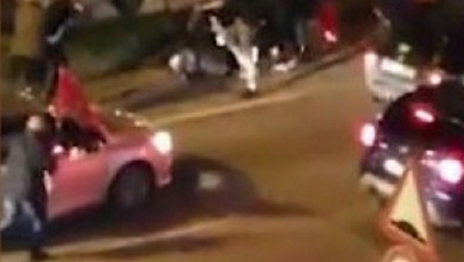 Crnogorci tuku mladića jer je pokazao tri prsta