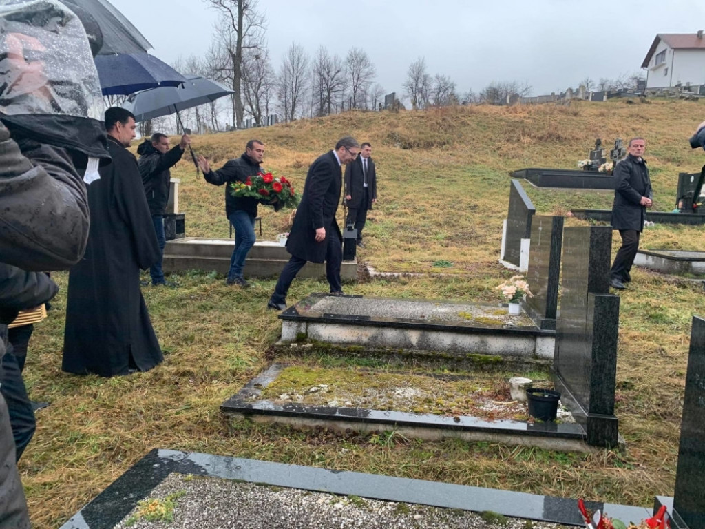 Predsednik na groblju