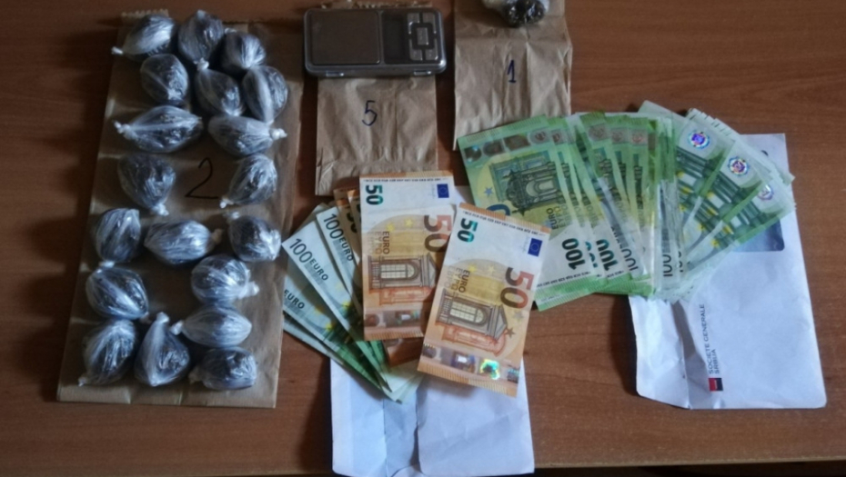 Zaplena, novac, marihuana