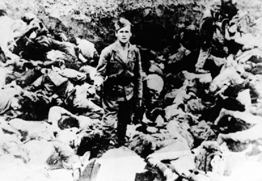 Jasenovac, ustaša orkužen pobijenim Srbima