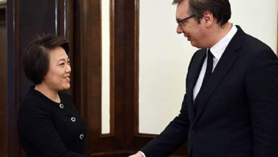 Aleksandar Vučić, Čen Bo