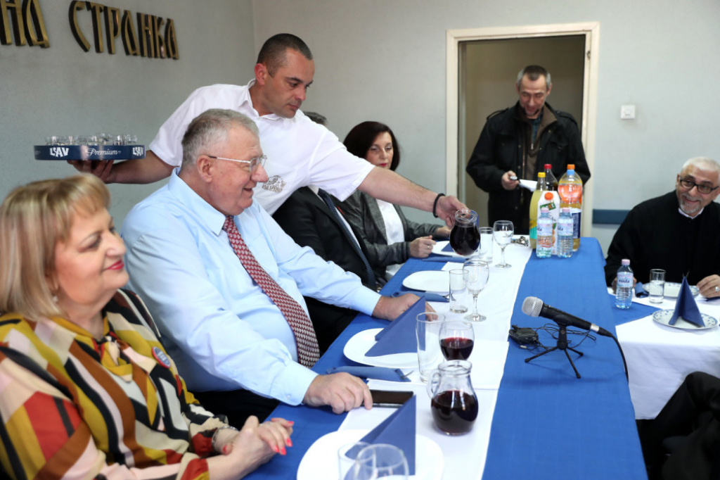 Vojislav Šešelj slava SRS