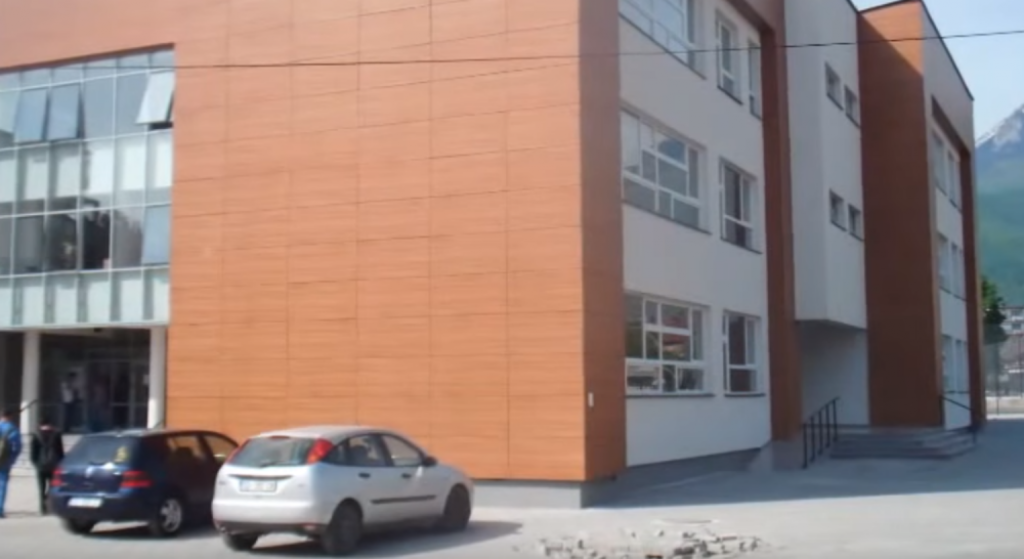 Srednja Tehnička &Scaron;kola ,,&Scaron;aban Spahija