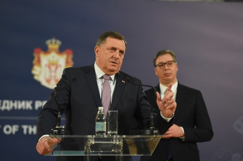 Aleksandar Vučić, Milorad Dodik