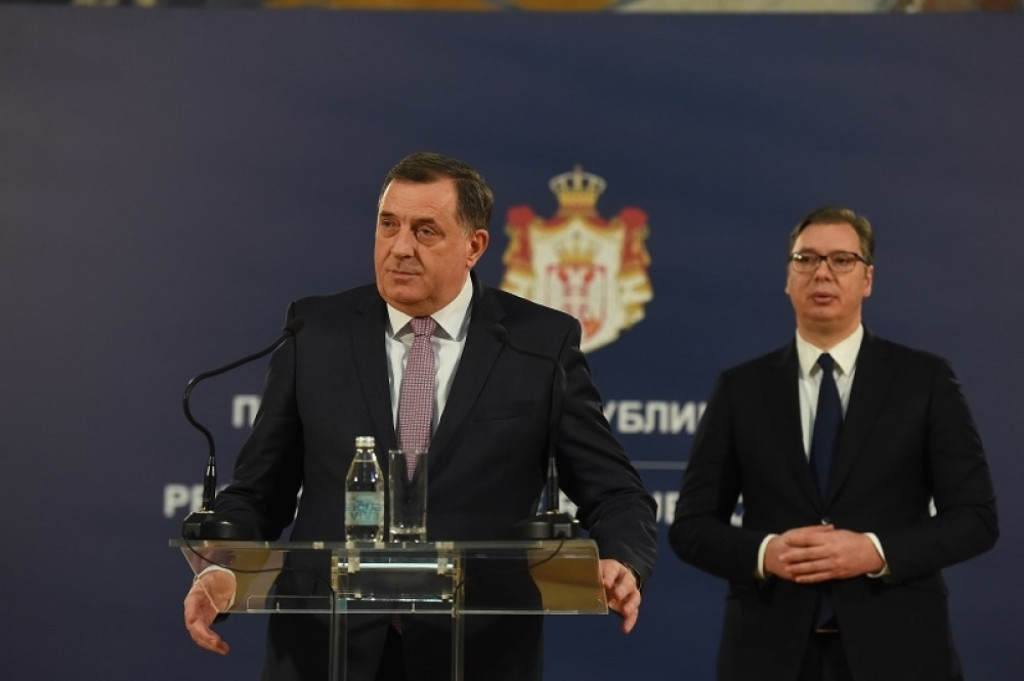 Aleksandar Vučić, Milorad Dodik