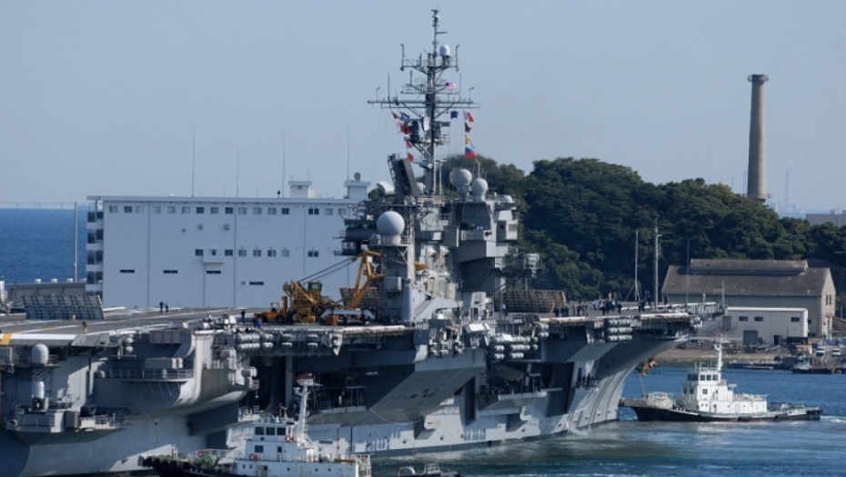 Američki nosač aviona USS "Kiti Hok"