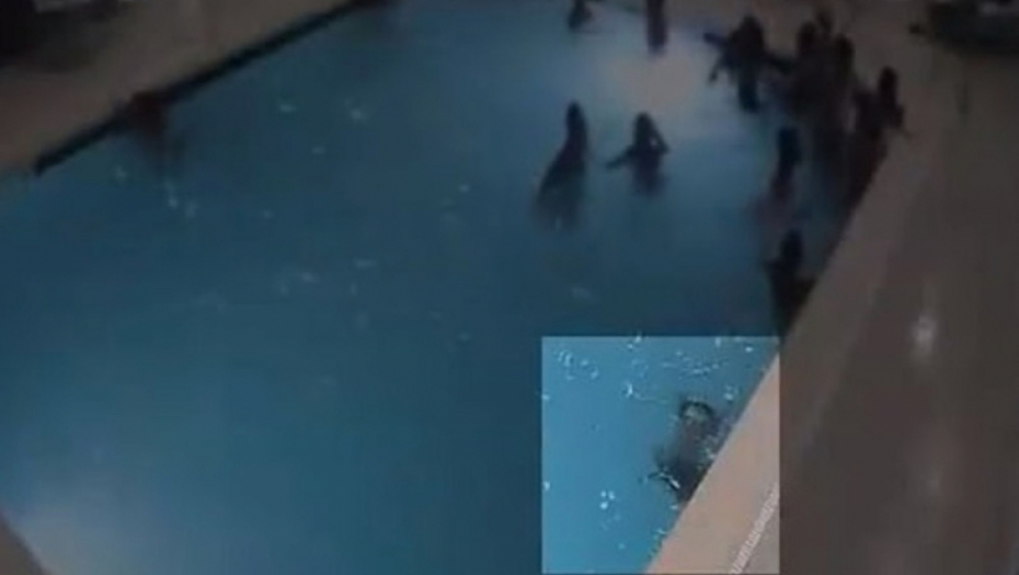 Dečak upao u bazen