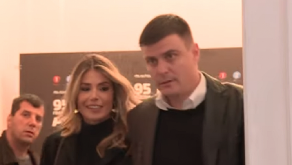Vuk Kostić, Ana Mihajlovski