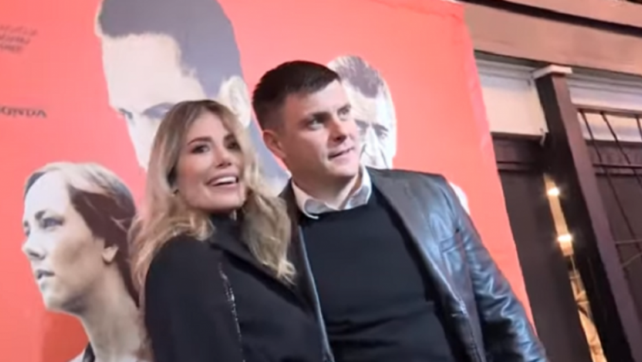 Vuk Kostić, Ana Mihajlovski