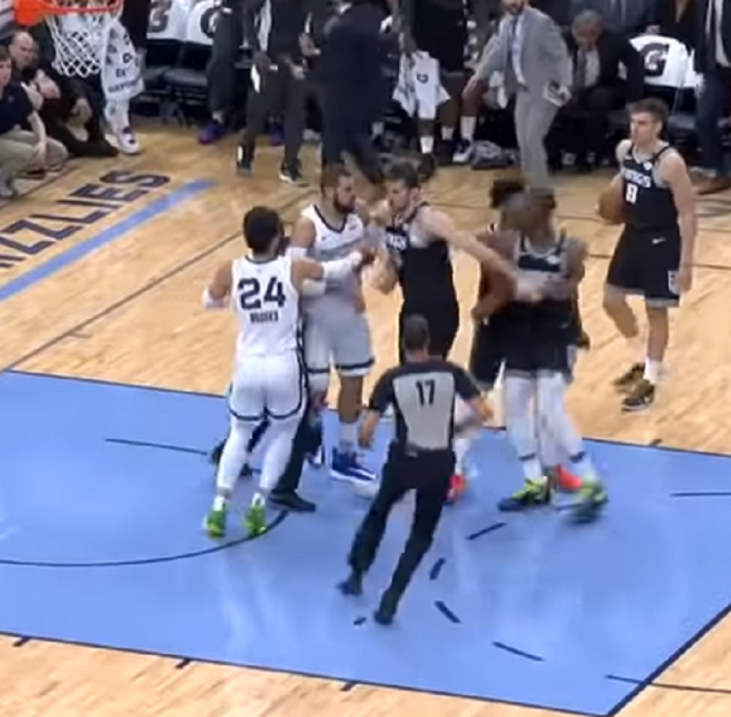 Tuča na meču Memfis - Sakramento