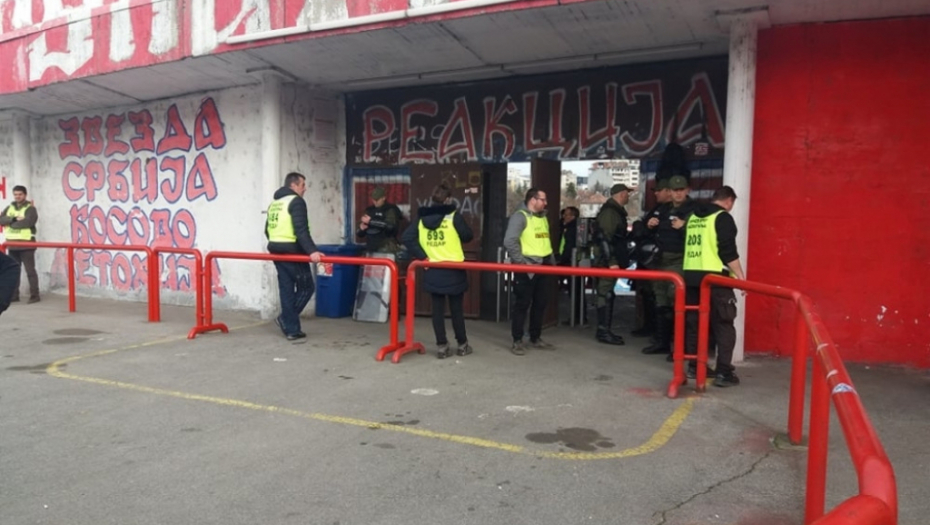Ispred stadiona &quot;Rajko Mitić&quot;