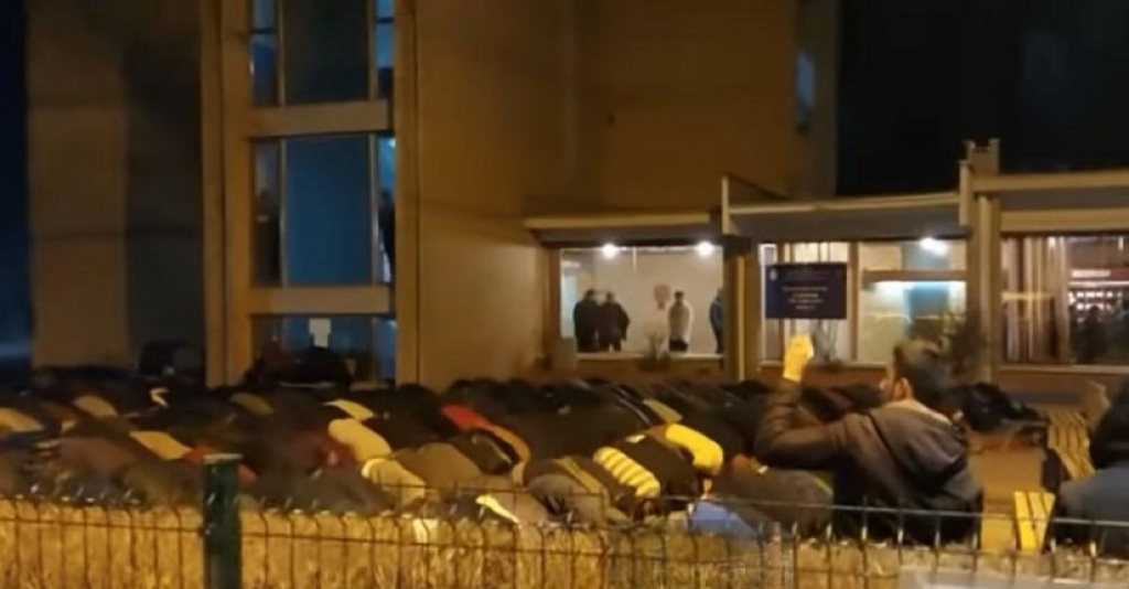 Migranti se mole u &Scaron;idu