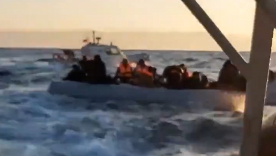 Čamac sa migrantima