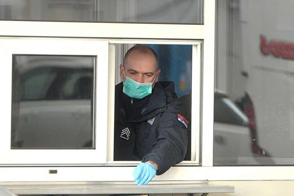 Granični prelaz, carina