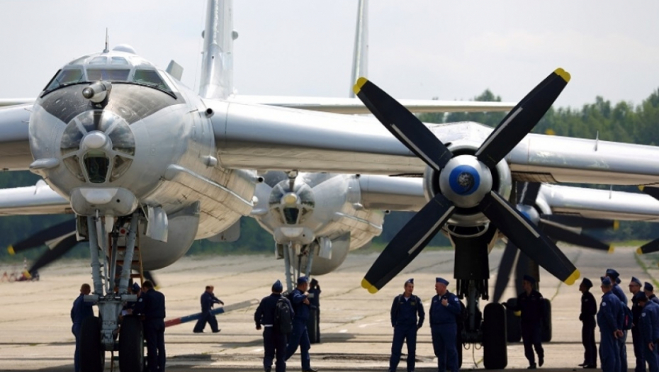 Tu-142, ruski avioni