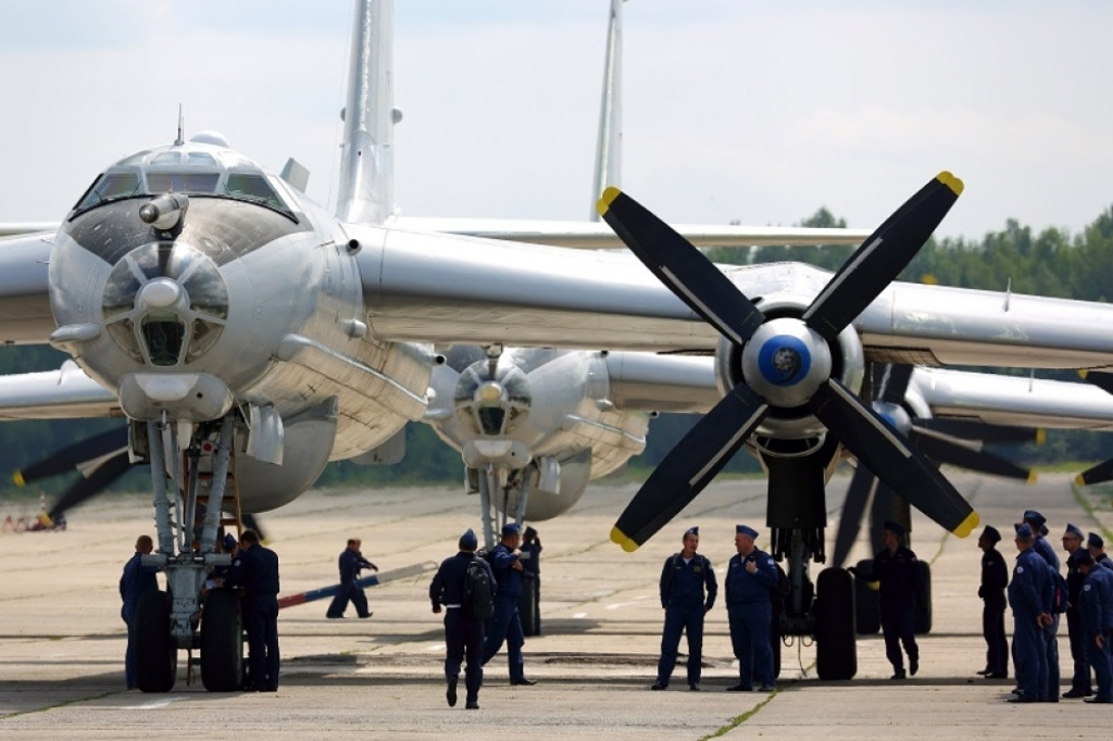 Tu-142, ruski avioni