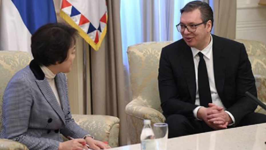 Aleksandar Vučić, Čen Bo