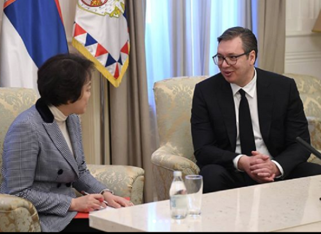 Aleksandar Vučić, Čen Bo