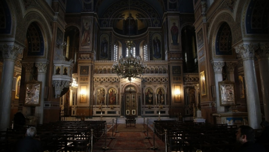 Crkva u Grčkoj, korona