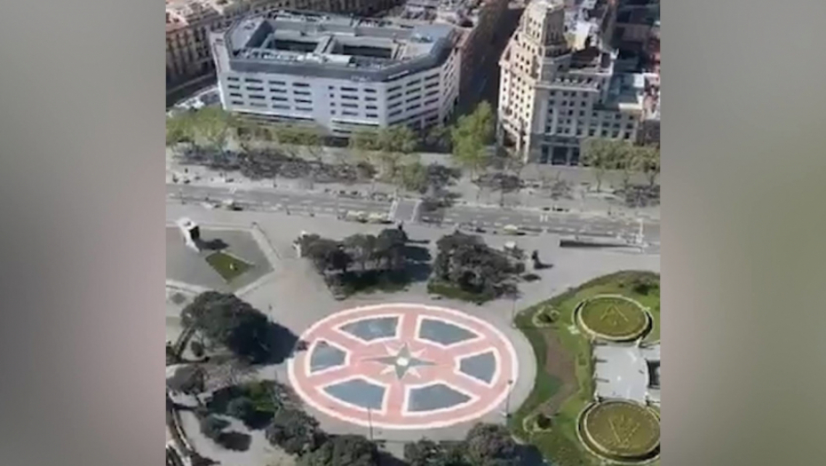 Prazne ulice i gradski trgovi u Barseloni