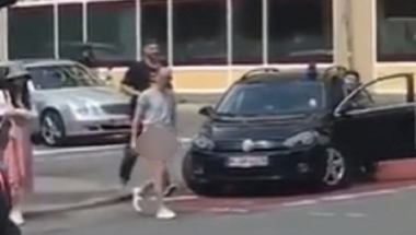 Minhen, polugoli čovek