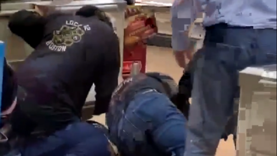 Muškarac kašljao na sve