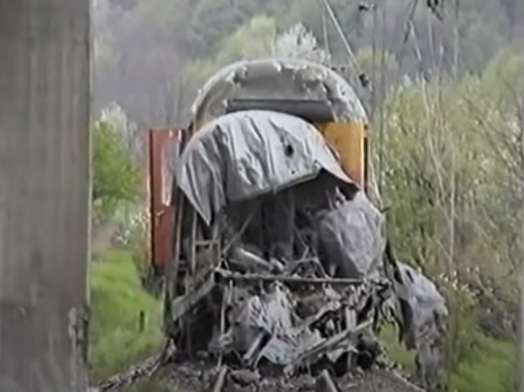 Bombardovanje voza u Grdeličkoj klisuri